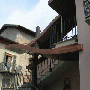Copertura scala in acciaio e rame