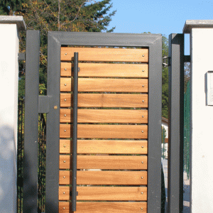 Cancelletto con doghe in legno
