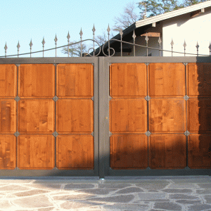 Cancello in ferro e legno