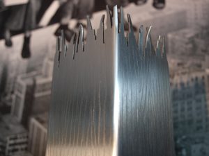 VASO INOX SATINATO INCISO A MANO CON DISEGNO RIPRODUCENTE VENATURA LEGNO